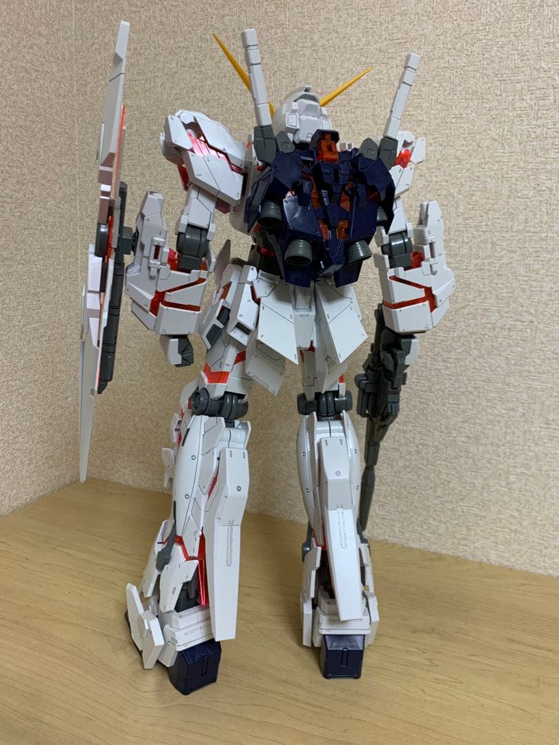 メガサイズ　ユニコーンガンダム