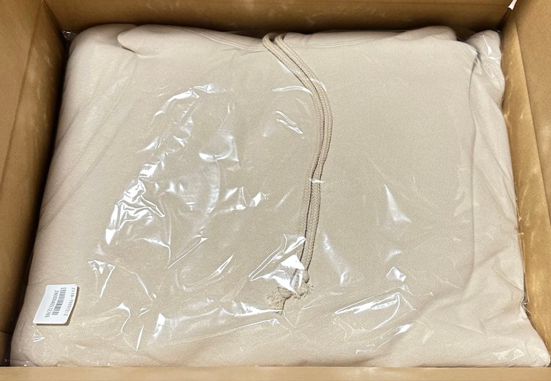 ニートと居候とたかさき NIT ベージュパーカー 黒ver.