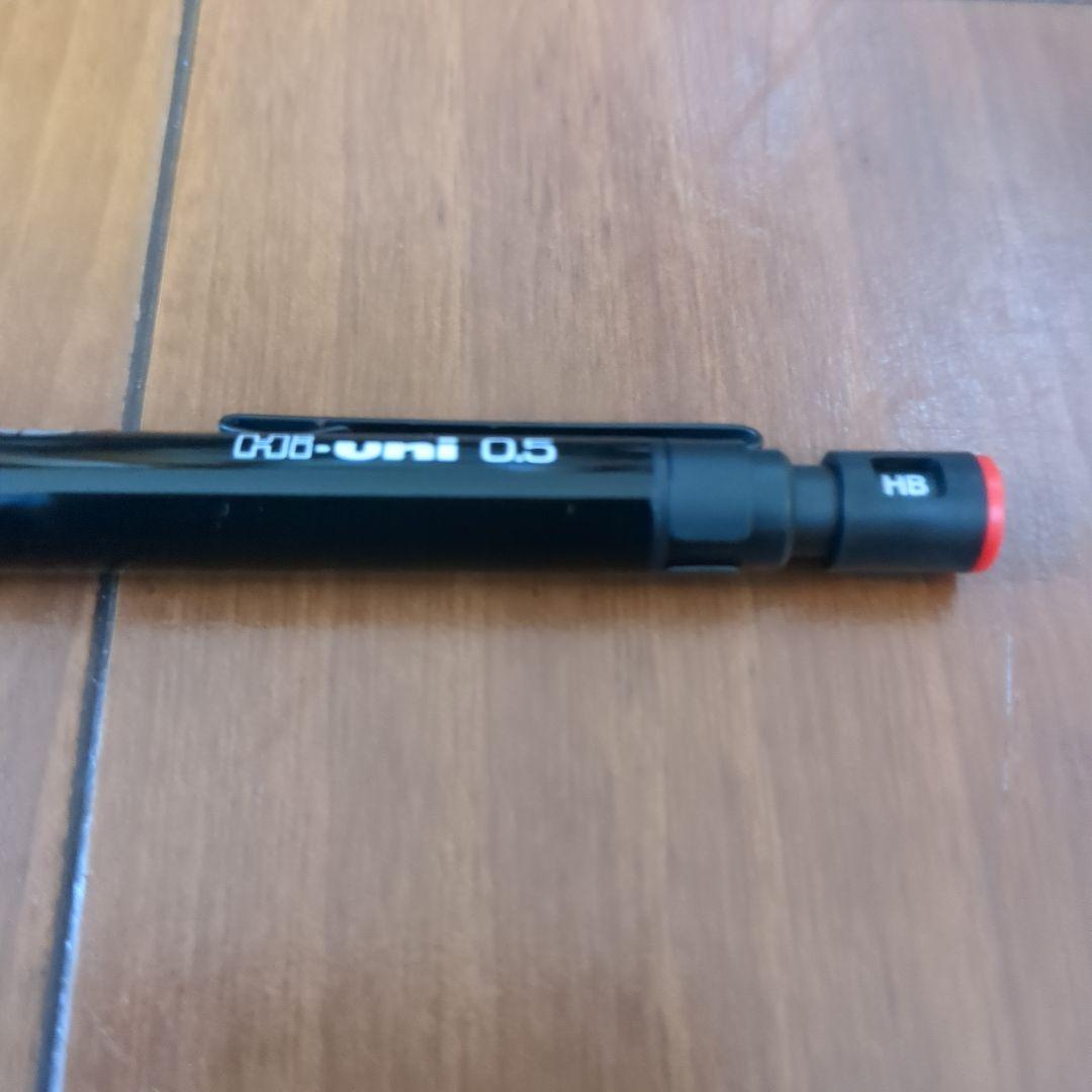 製図用 三菱 hi-uni M5-3051FF シャーペン ハイユニ 黒 指先