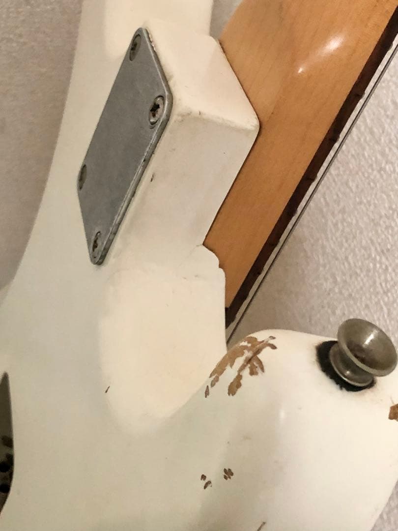 ジミヘンごっこ￼！左利き用を右利き用にしたストラトタイプエレキギター￼