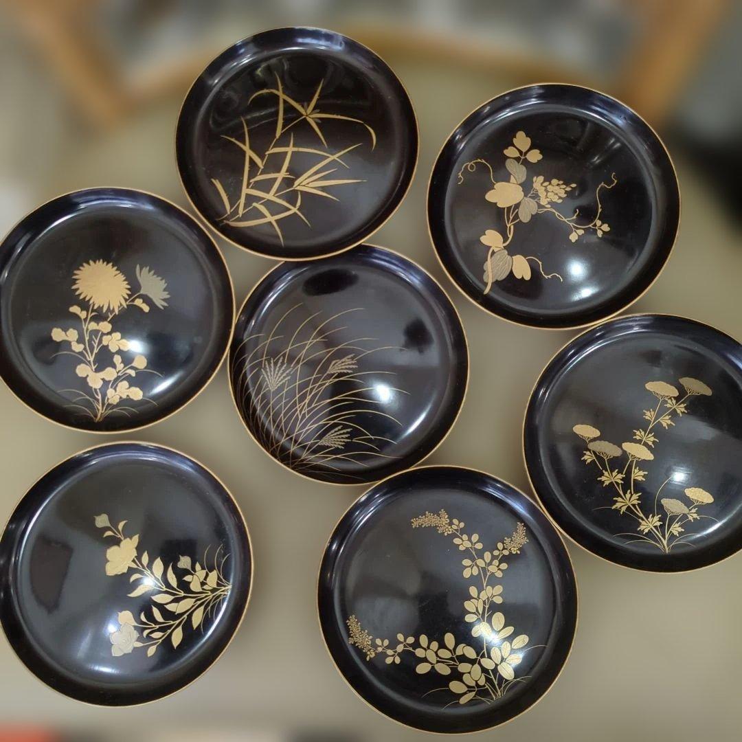 骨董　木皿　蒔絵　図変わり　草花　漆器　金彩　盆　丸盆　7枚