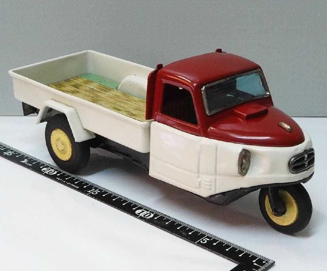 萬代屋【三菱 オート三輪トラック 赤/白 動作確認済】ブリキ自動車TIN【箱無】