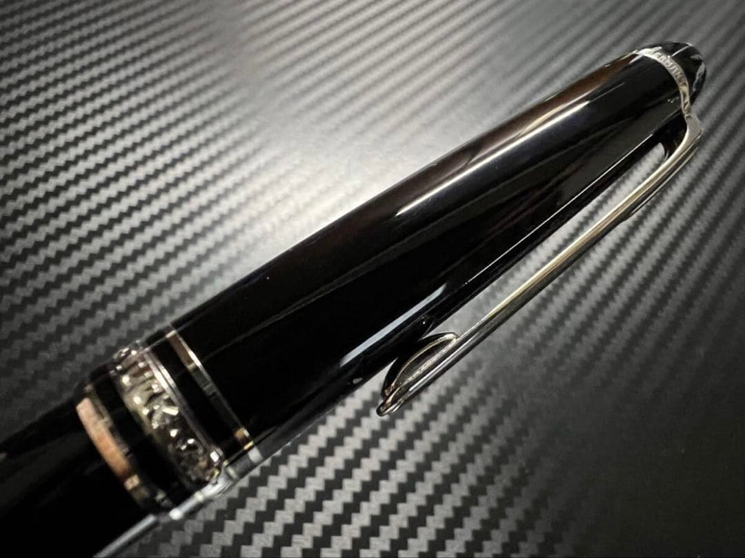 モンブラン 未使用に近い P164 プラチナライン ボールペン