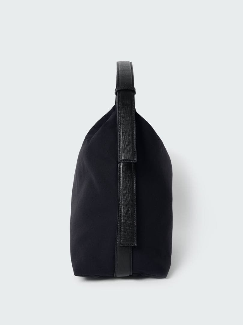 スタジオニコルソン TRANSIT BAG IN DARKEST NAVY