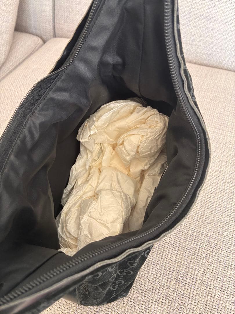 【GUCCI】ブラックスエード ショルダーバッグ