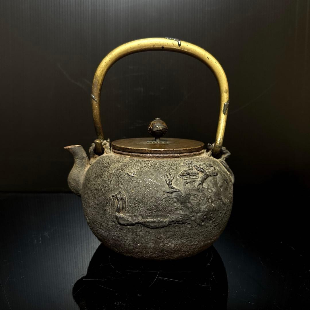 極上 中期 亀文堂 日本亀文 楼閣山水千鳥銀象嵌 蝙蝠象嵌提手 鉄瓶 茶道具