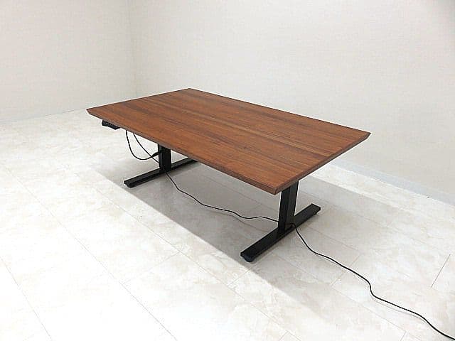 d*m様 シギヤマ家具 「BREND 135 TABLE」ウォールナット材電動昇