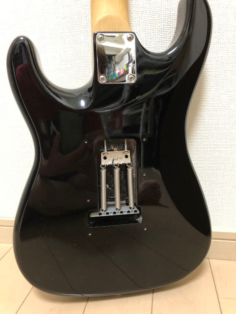 セルバ　SELVA エレキギター　軽量　超低弦高