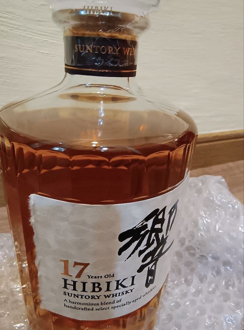 響 Hibiki 17年 サントリーウイスキー 箱なし