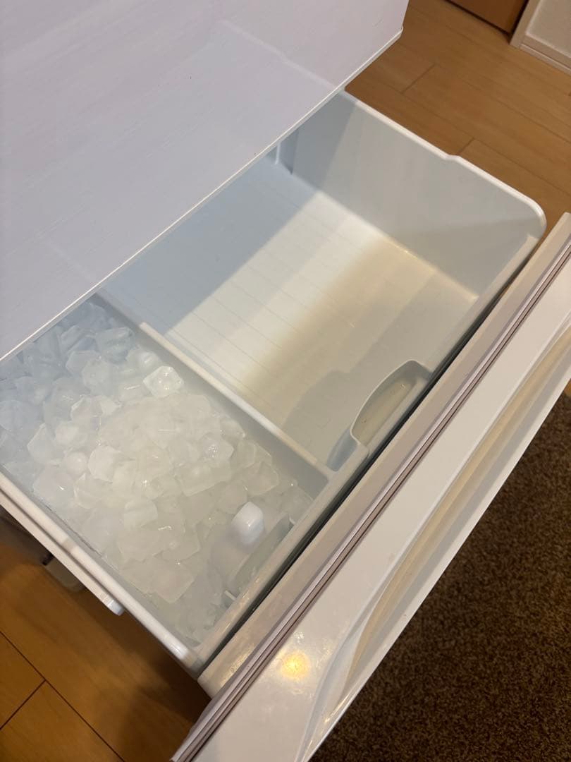 東芝　自動製氷機付　冷蔵庫　GR-R36S