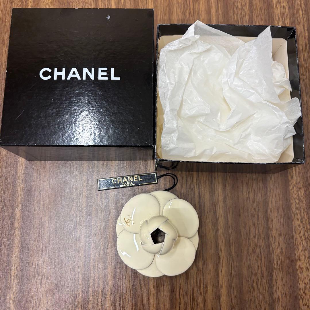 ◎ CHANELシャネル カメリア GP×エナメル ブローチ 02P アイボリー