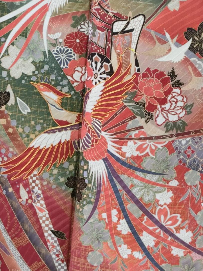 【y0625】Ｓお仕立上り正絹振袖サビ朱色モスグリーン地に花、御所車模様金糸刺繍