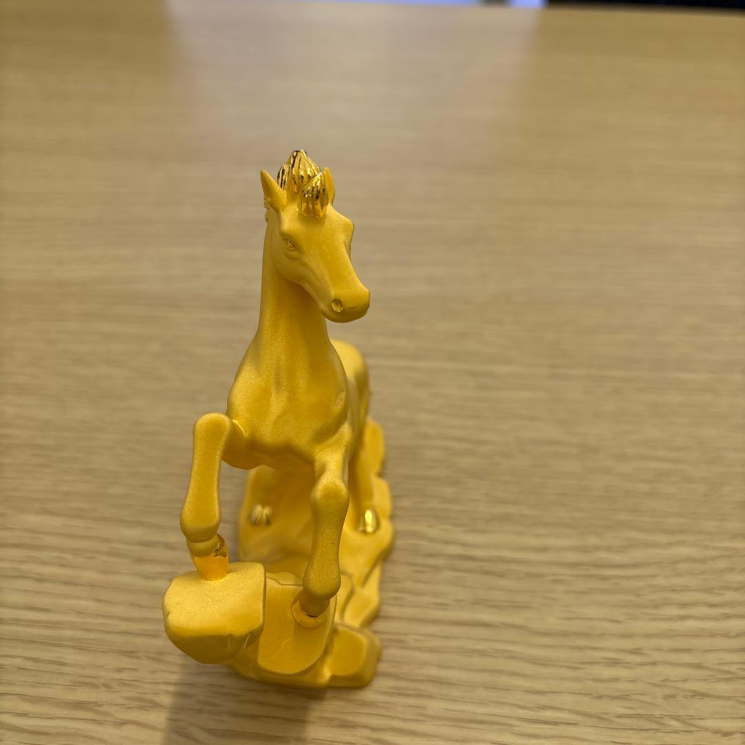 ゴールド馬の置物 約10cm