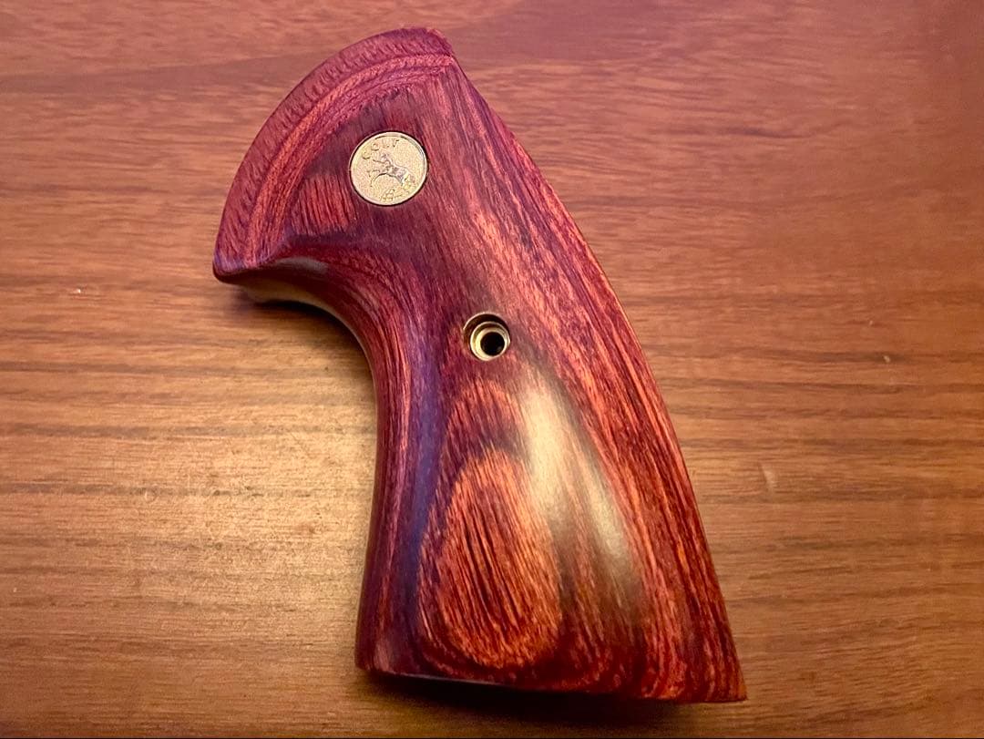 アルタモントコルトパイソン用木製グリップ