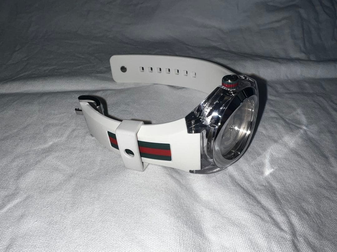 GUCCI 時計 SYNC シンク ホワイト　箱、説明書付き‼️