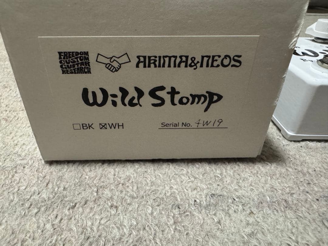 ベース Freedom Custom Guitar Wild Stomp (White)