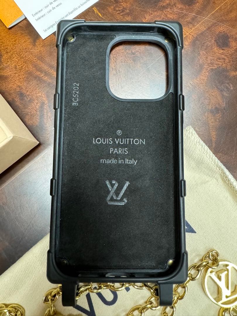 LOUIS VUITTON M81997 リ・トランク iPhone14Pro