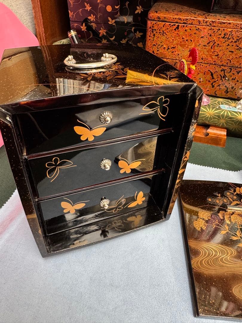 秋草蒔絵、小箪笥