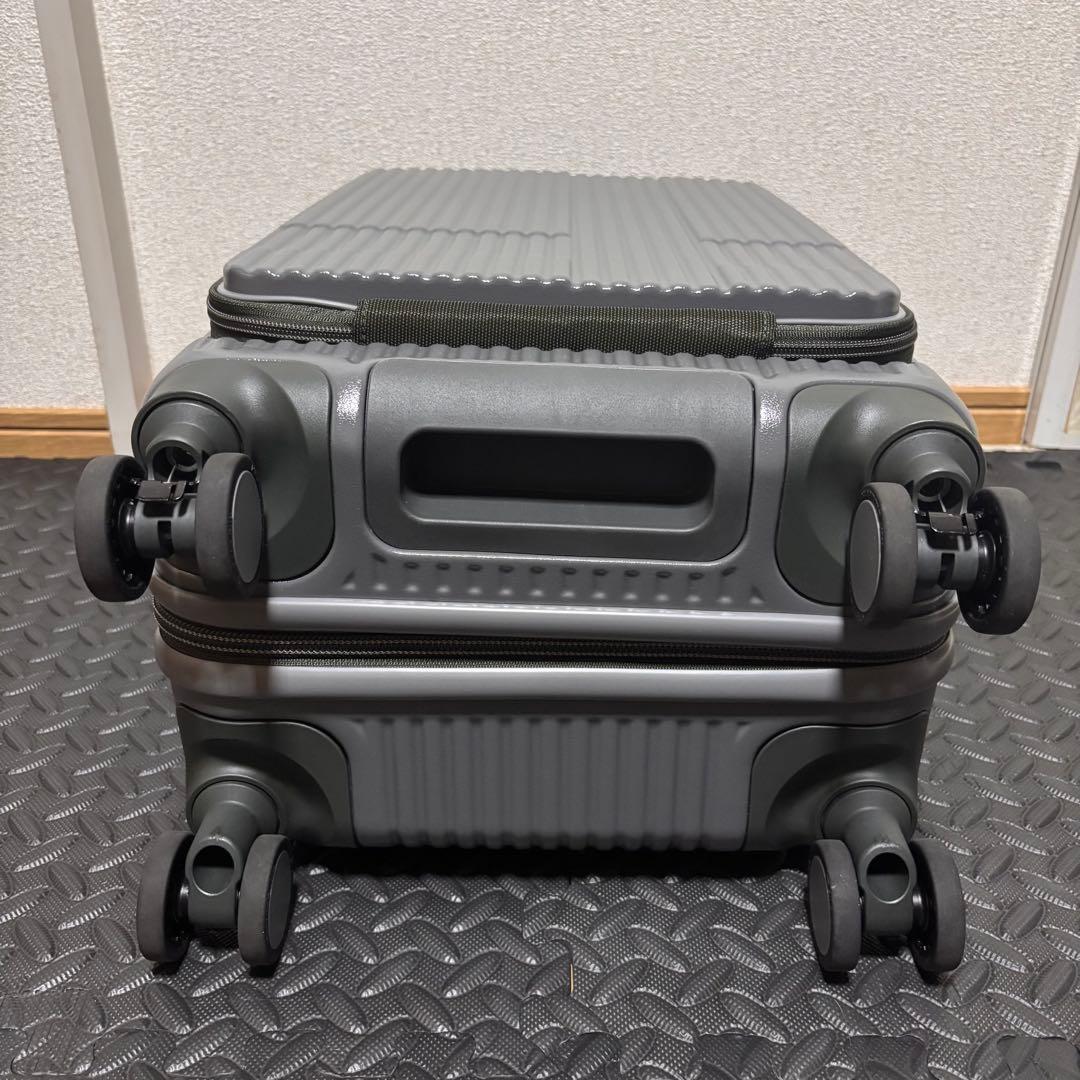 ふう【美品】イノベーター キャリーケース 38L スティールグレー