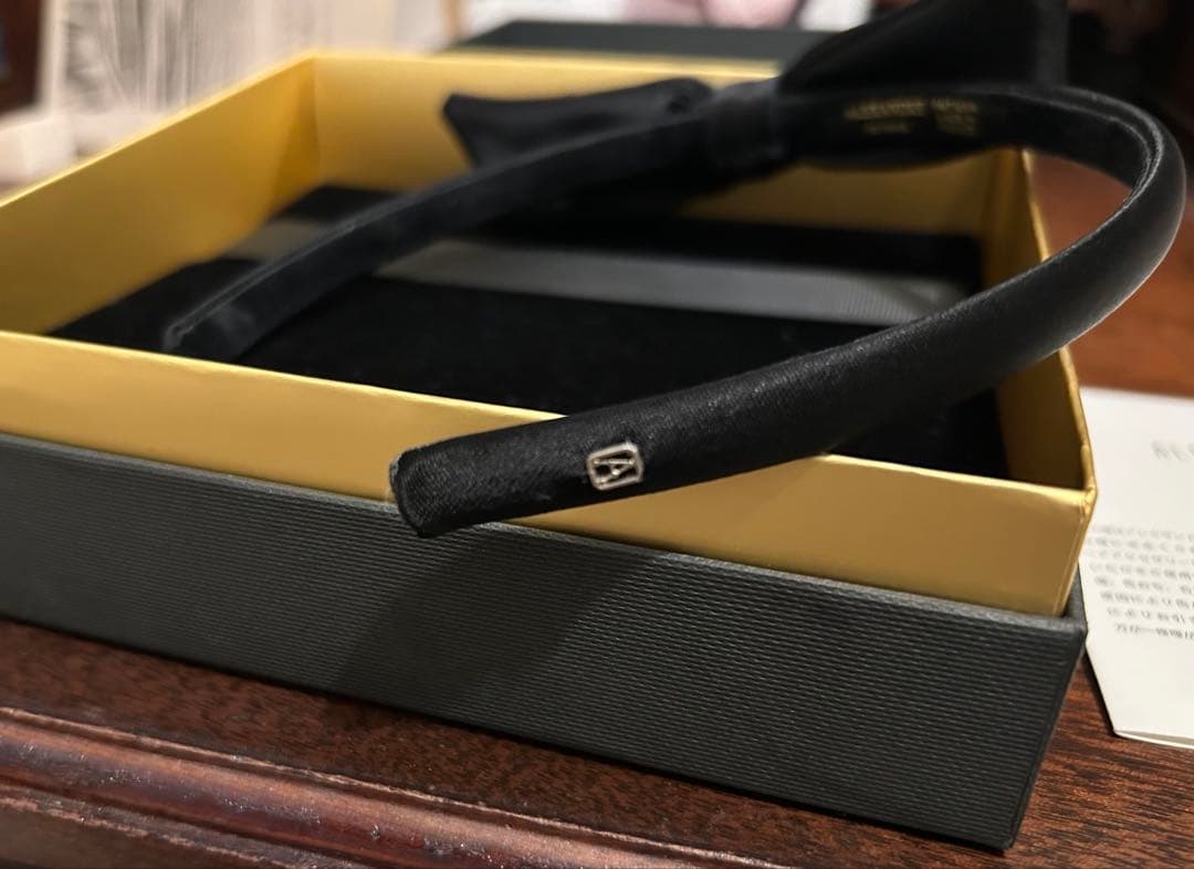 未使用 アレクサンドルドゥパリ サテンリボンカチューシャ