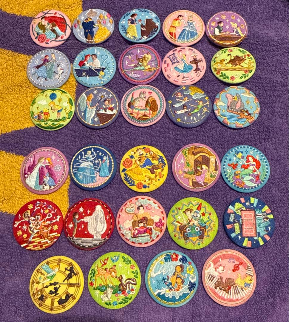 ディズニー　刺繍缶バッジ　第一弾　第二弾　29種セット