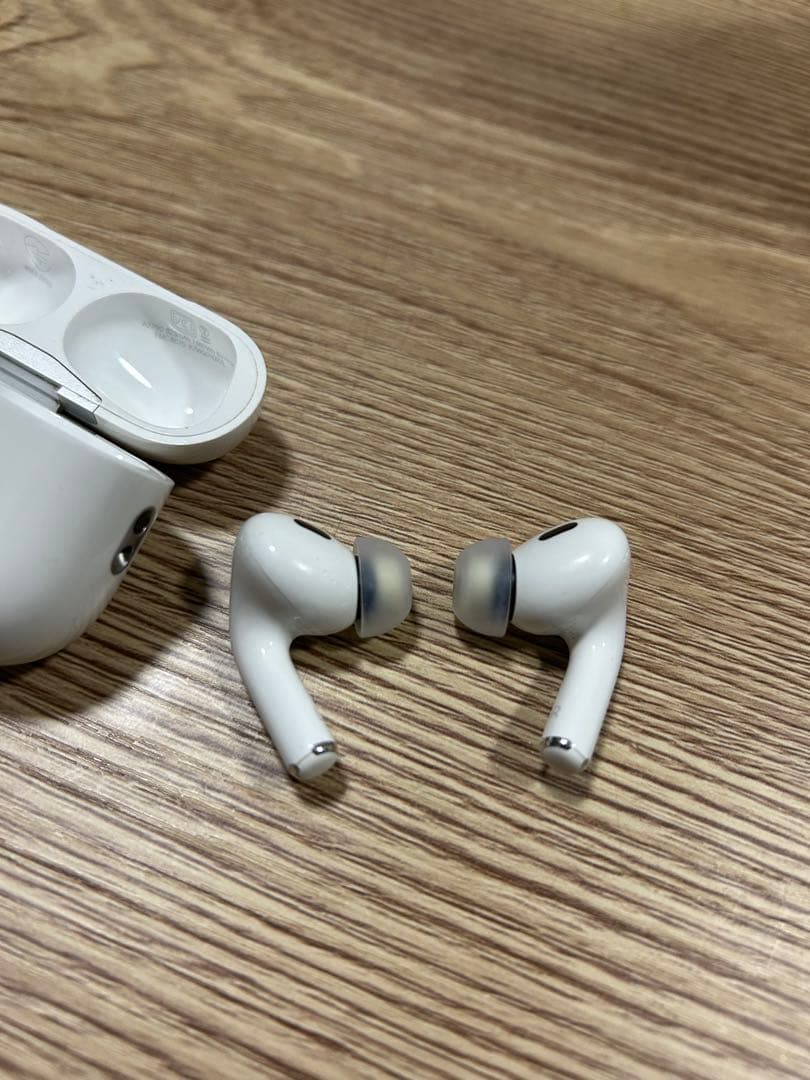 【専用】AirPods Pro2 本体　おまけ付き