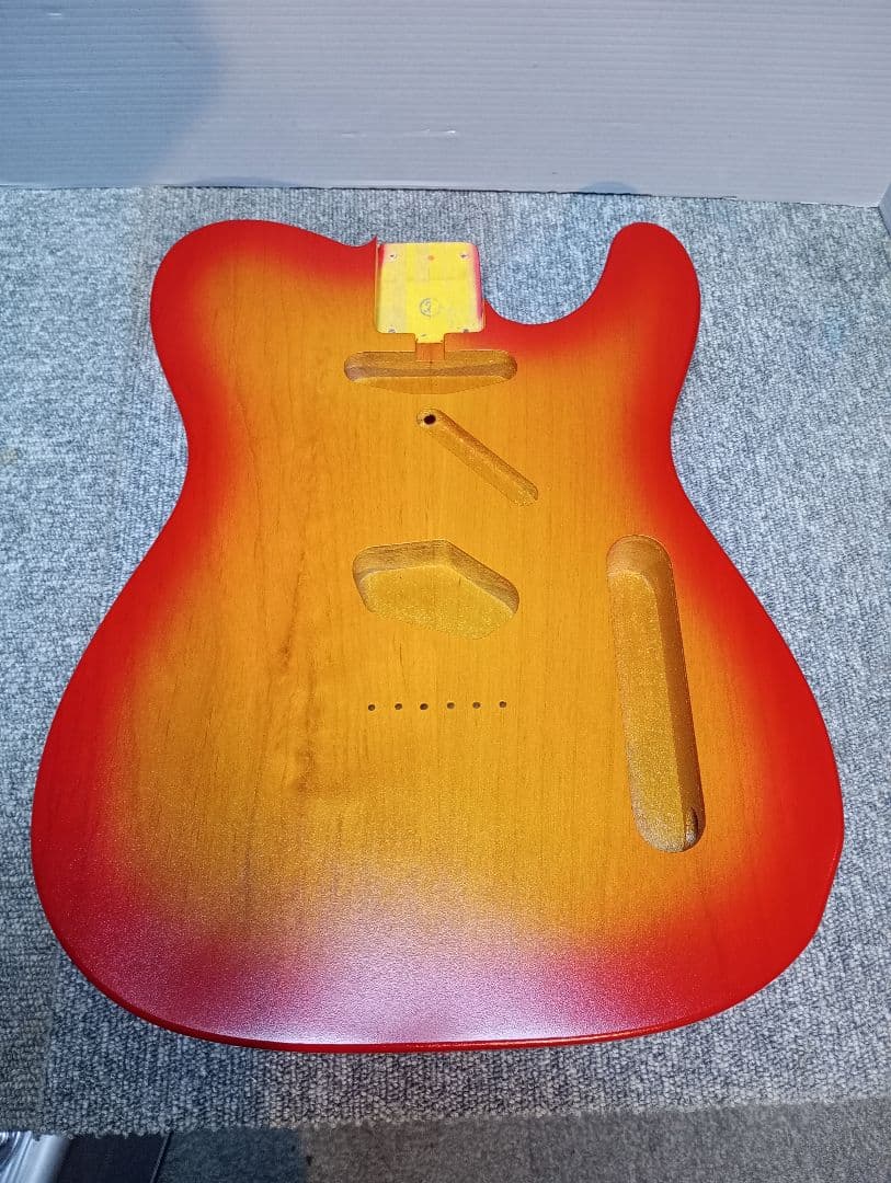 テレキャスボディ チェリーサンバースト フルラッカー塗装 2.07kg