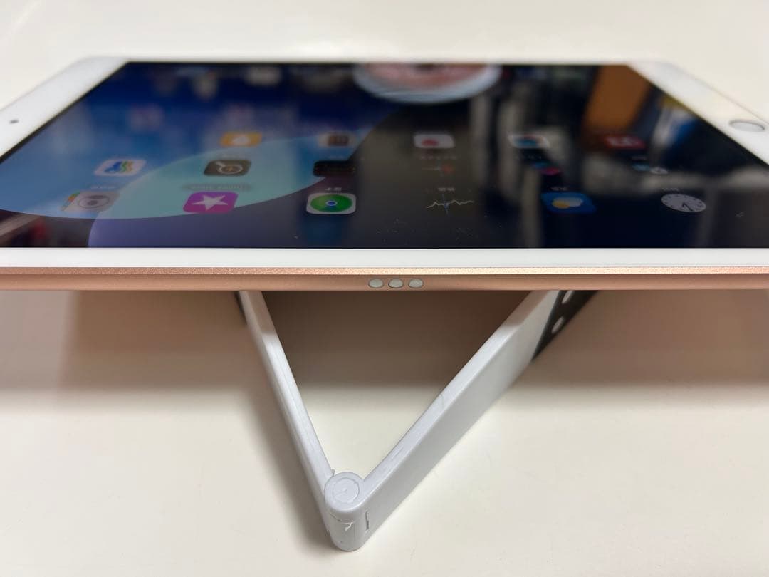 iPad 10.2インチ Wi-Fi 32GB ゴールド 第8世代　おまけあり