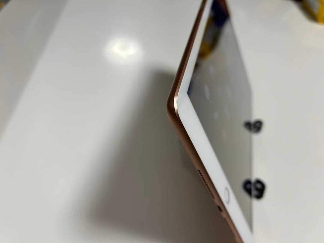 iPad 10.2インチ Wi-Fi 32GB ゴールド 第8世代　おまけあり