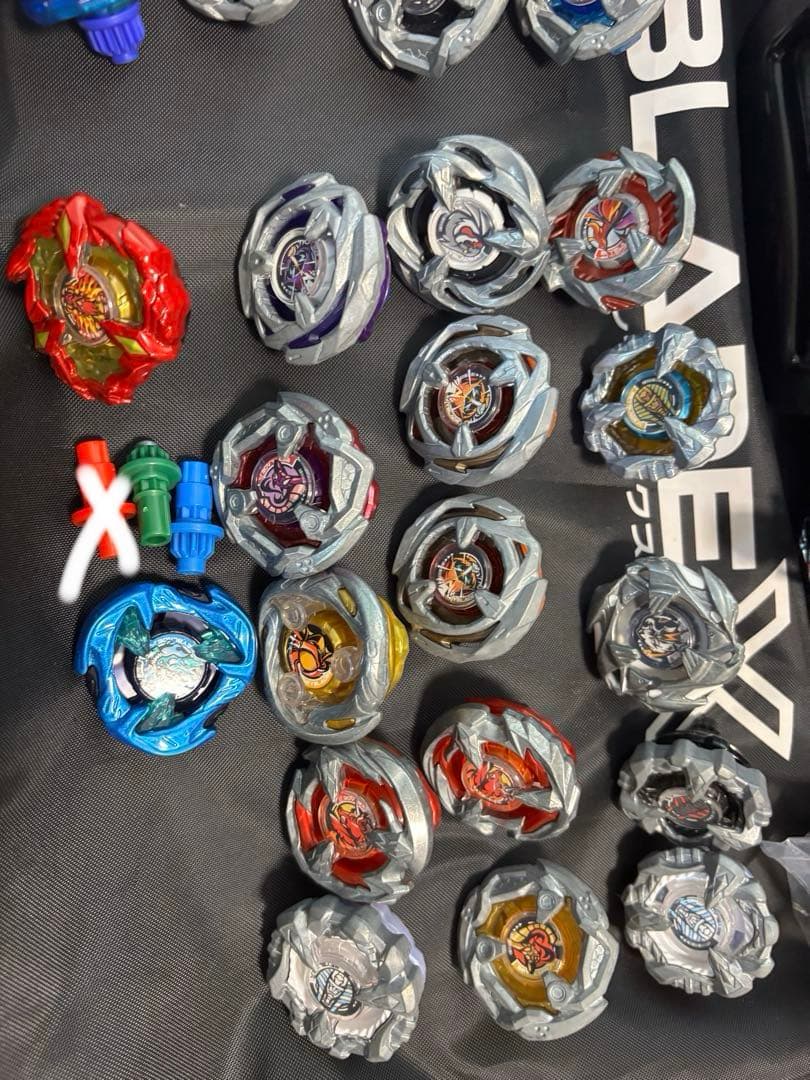 ベイブレードＸ　まとめ売り68個+おまけ1個