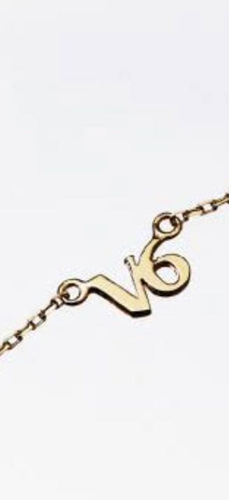 V6 パールネックレス