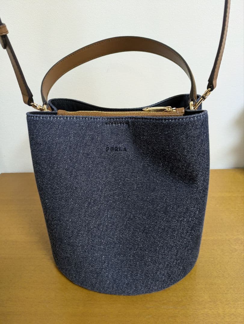 FURLA デニム素材ダークブルー2Wayバケツバッグ