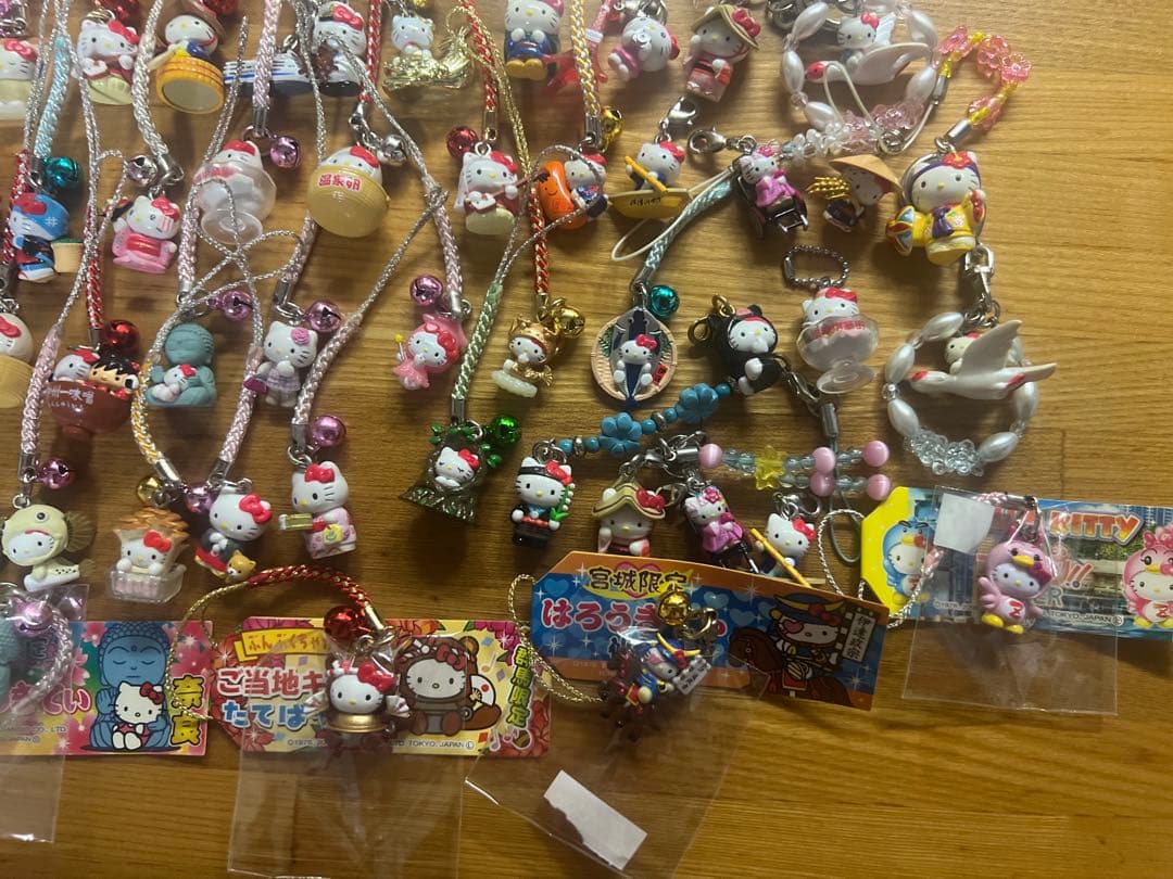 ご当地キティ　まとめ売り　65個セット