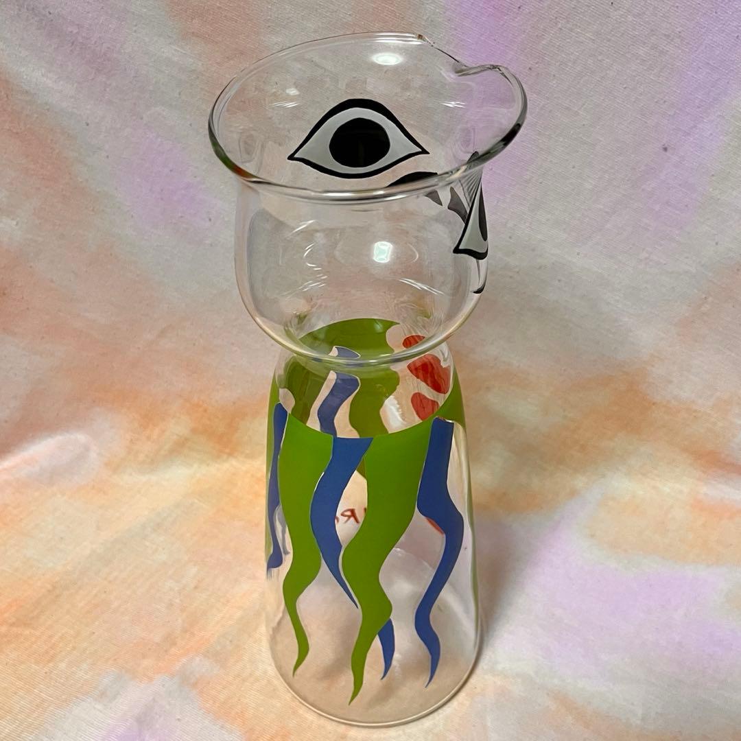 水差し男爵　岡本太郎