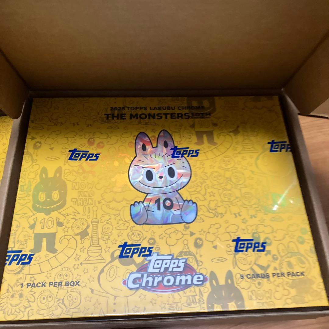 トップスクローム「2025 ラブブ 10周年 アニバーサリーボックス」ボックス