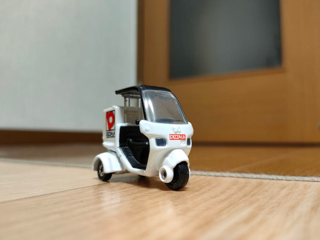 トミカデリバリーピザーラバイク　///