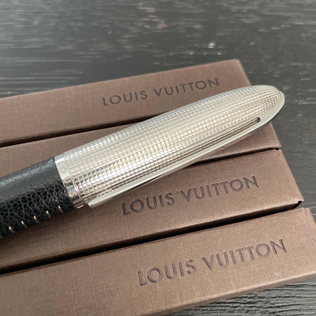 LOUIS VUITTON ルイヴィトン ドックキュイール レザー・替芯4本付き