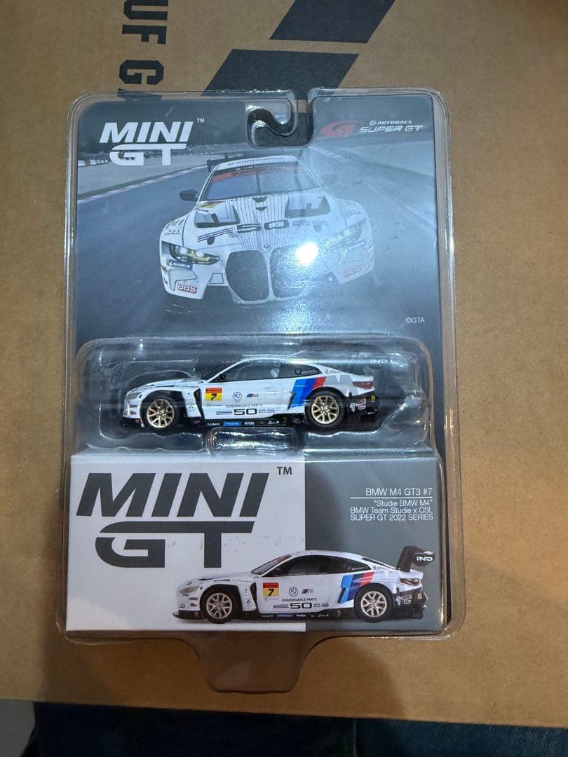 ミニカー MINI GT Studie BMW M4