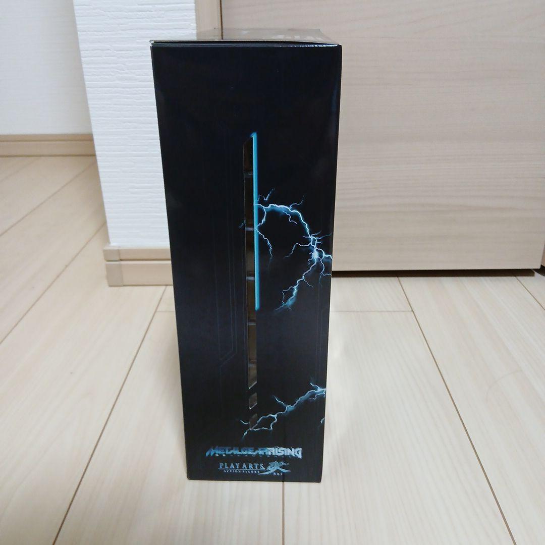 未開封　メタルギアライジング　フィギュア　プレイアーツ改　雷電