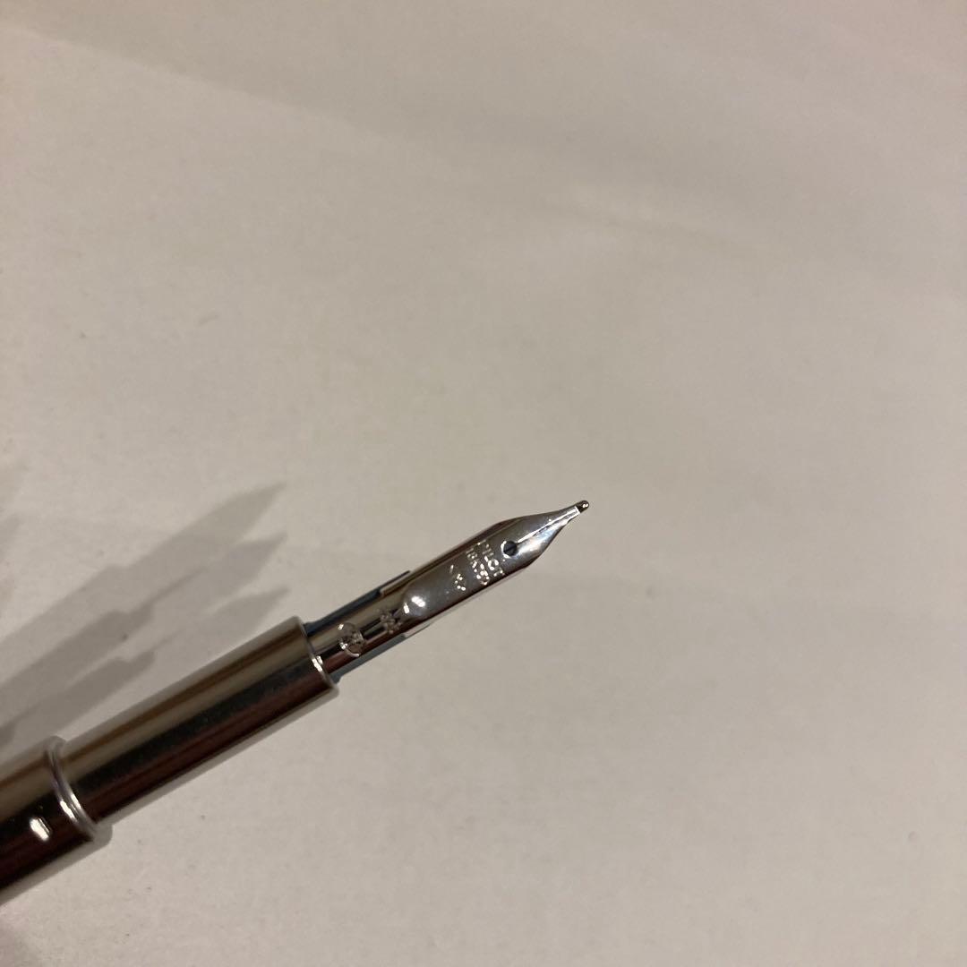 PILOT キャップレス 万年筆 ブラック ニブ（ペン先）M