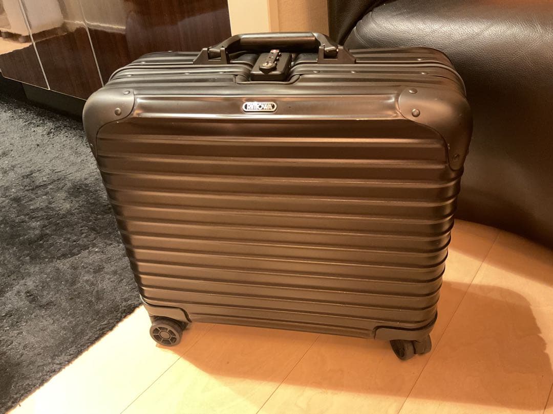 極美品　リモワ　rimowa トパーズ　ステルス　26L