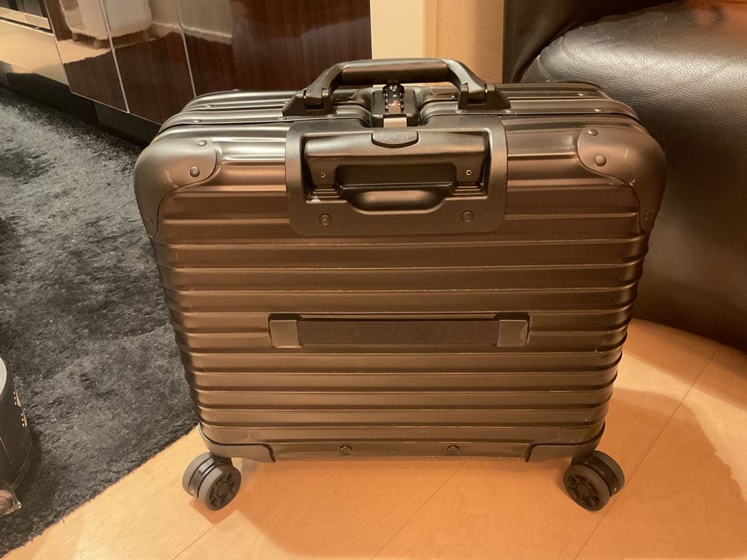 極美品　リモワ　rimowa トパーズ　ステルス　26L