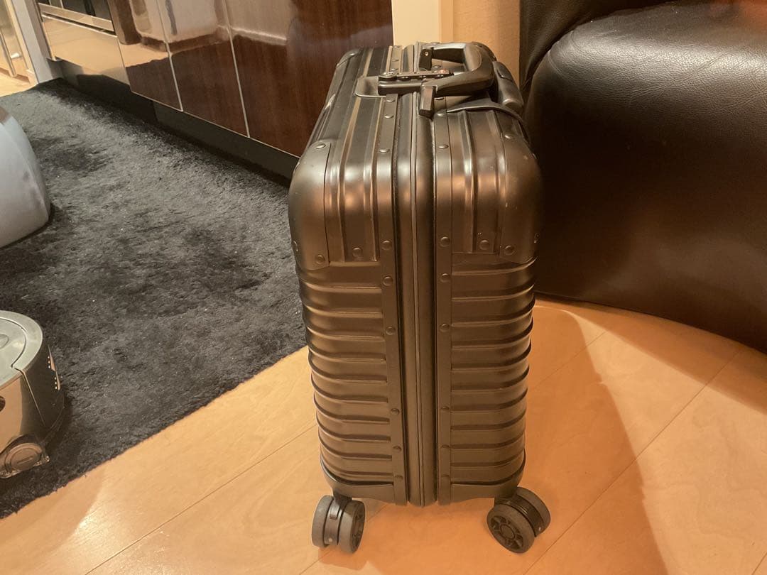 極美品　リモワ　rimowa トパーズ　ステルス　26L