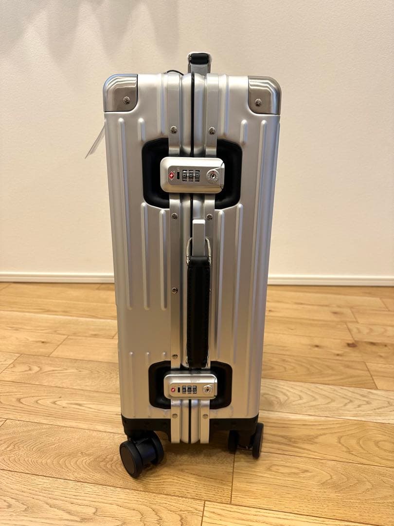 【新品・未使用品】innovator アルミスーツケース 限定色 36L