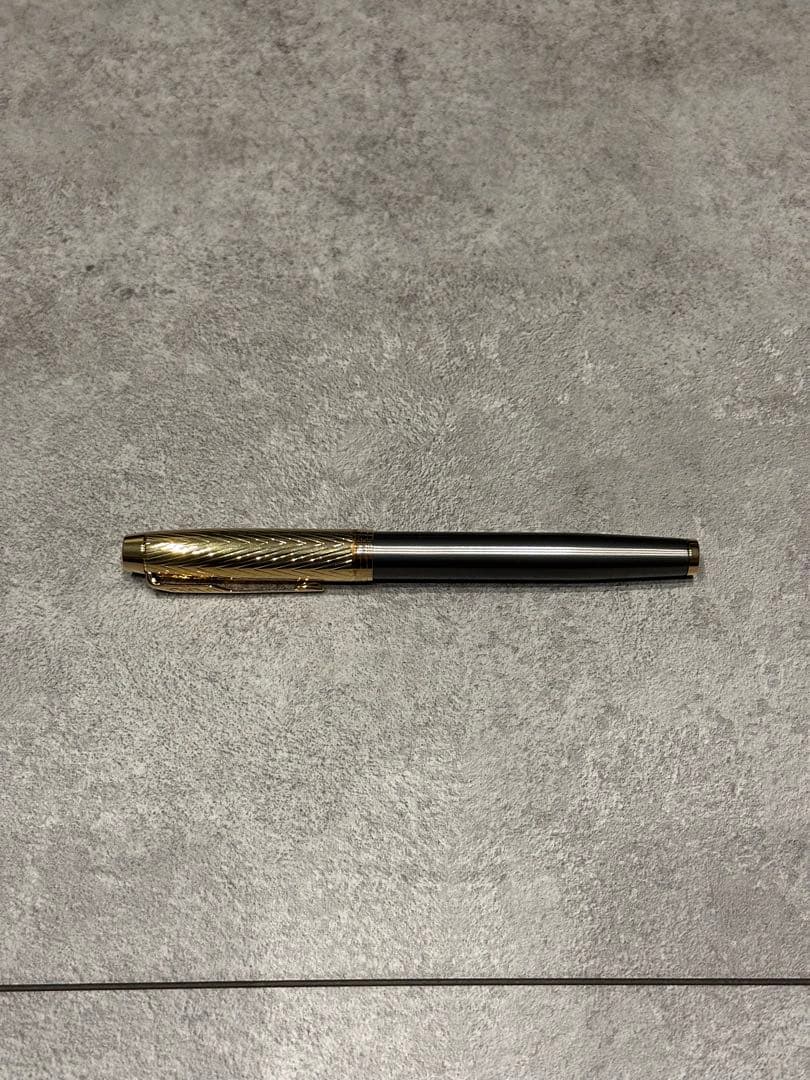 【未使用】プレゼントにParker パーカーIM 万年筆 ブラック レザーケース