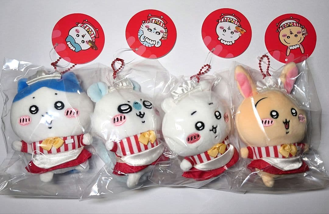 【未開封】ちいかわレストラン ホール担当なマスコット4種セット