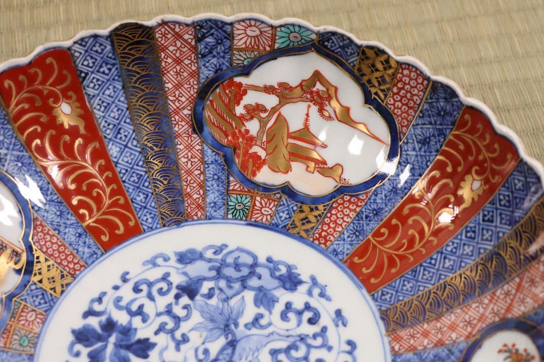 大聖寺伊万里 冨貴長春 輪花金襴手平鉢 菊形 24.7cm 皿 【MA668