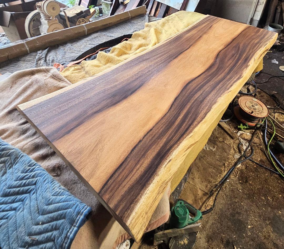 特別価格　モンキーポッド　一枚板　ダイニング　テーブル　リビング　ウォールナット