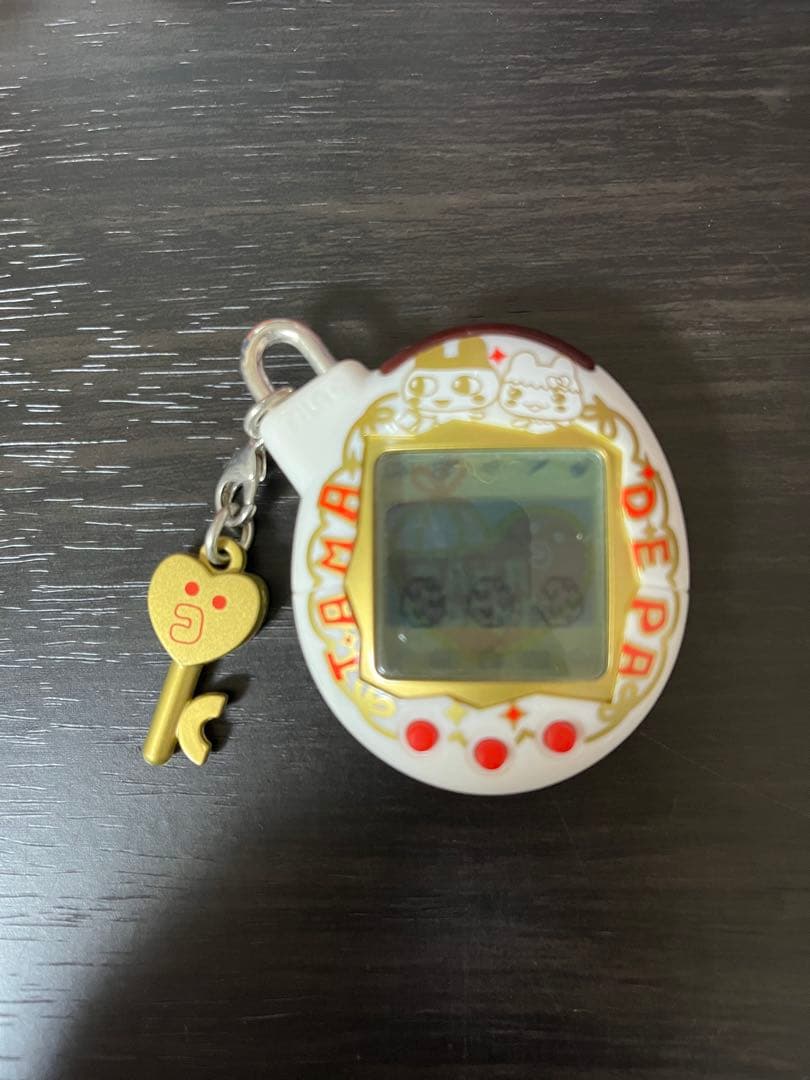 たまごっちデパート限定　ふぁみりーイロイロたまごっちプラス　デパたま