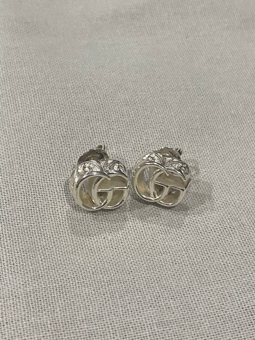 GUCCI ピアス　両耳　ダブルG